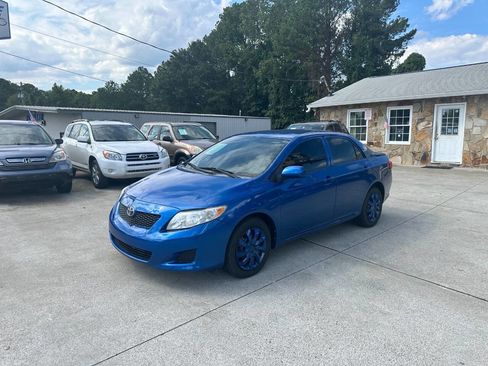 Used 2010 Toyota Corolla LE image 3