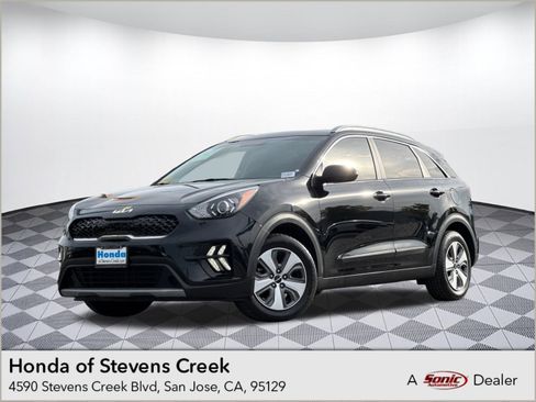Used 2022 Kia Niro LX image 1
