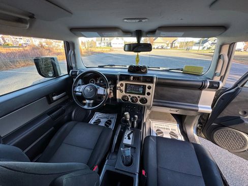 Used 2010 Toyota FJ Cruiser 4WD image 22