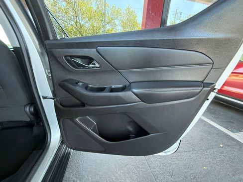 Used 2018 Chevrolet Traverse LS FWD image 27