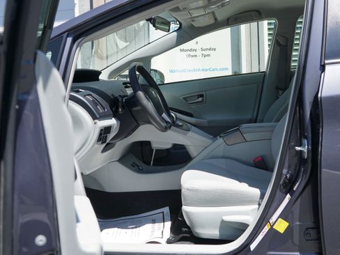 Used 2013 Toyota Prius Three FWD image 35