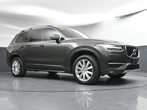 Used 2018 Volvo XC90 T6 Momentum w/ Convenience Package image 25