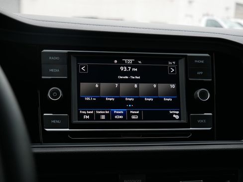 Used 2024 Volkswagen Jetta Sport image 22