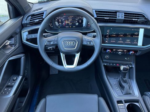 New 2025 Audi Q3 2.0T Premium image 11