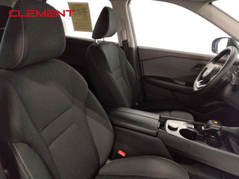 Used 2023 Nissan Rogue S image 38