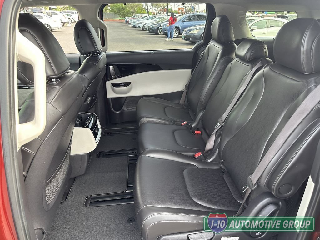 Used 2022 Kia Carnival EX FWD image 15