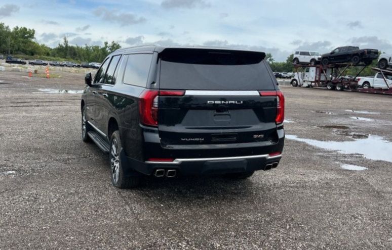 Used 2026 GMC Yukon XL Denali w/ Advanced Technology Package AWD/4WD image 8