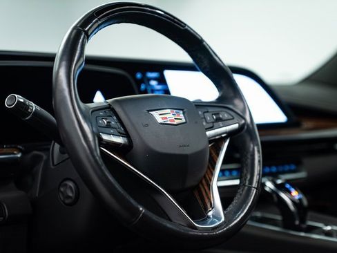 Used 2022 Cadillac Escalade Premium Luxury image 40