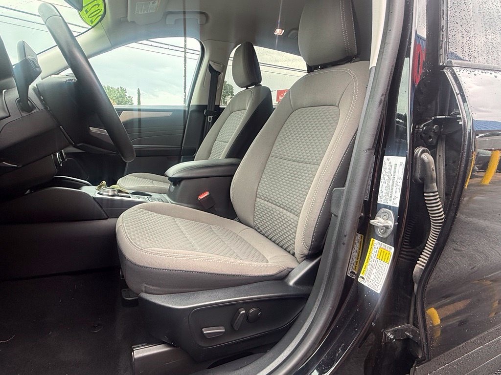 Used 2021 Ford Escape SE w/ Convenience Package FWD image 11
