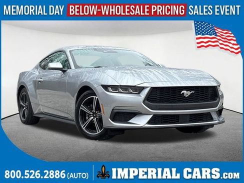 Used 2025 Ford Mustang Coupe RWD image 1