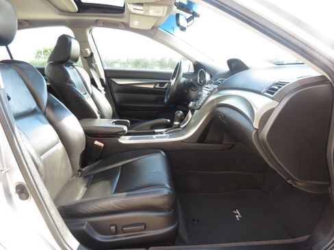 Used 2011 Acura TL w/ Technology Package FWD image 32