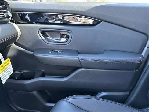 New 2025 Honda Pilot TrailSport image 24