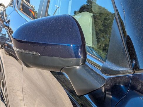 New 2025 Mitsubishi Outlander SE image 11