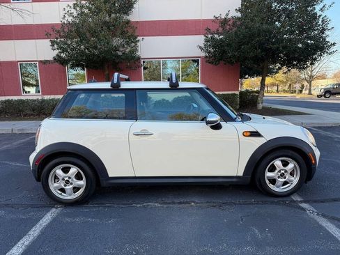 Used 2010 MINI Cooper Hardtop FWD image 7