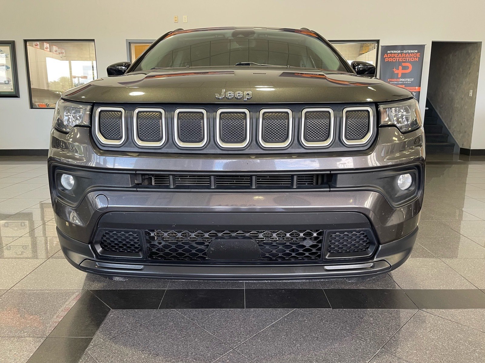 Used 2022 Jeep Compass Latitude FWD image 8