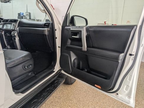 Used 2014 Toyota 4Runner 4WD image 21