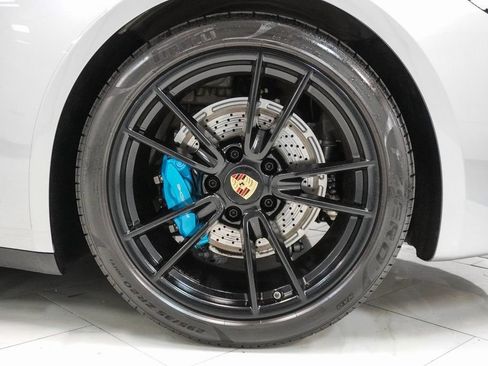 Used 2024 Porsche 911 Carrera RWD image 11