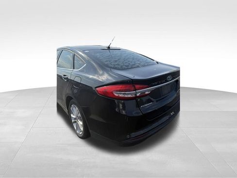 Used 2018 Ford Fusion SE FWD image 6