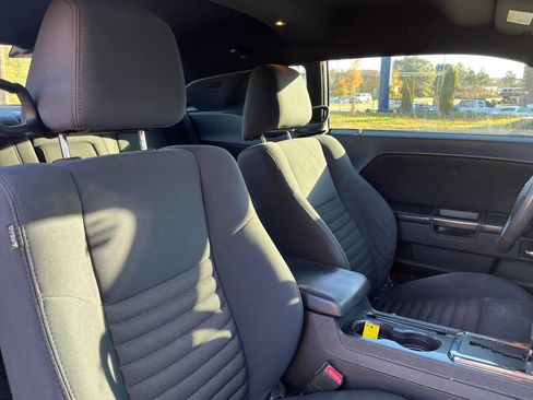 Used 2013 Dodge Challenger SXT image 13