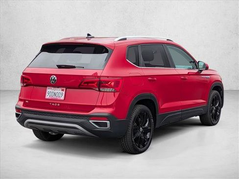Used 2022 Volkswagen Taos SE FWD image 6