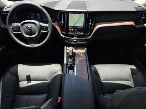 Used 2024 Volvo XC60 B5 Plus AWD/4WD image 17