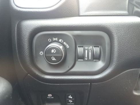 New 2026 RAM 1500 4x4 Crew Cab image 11