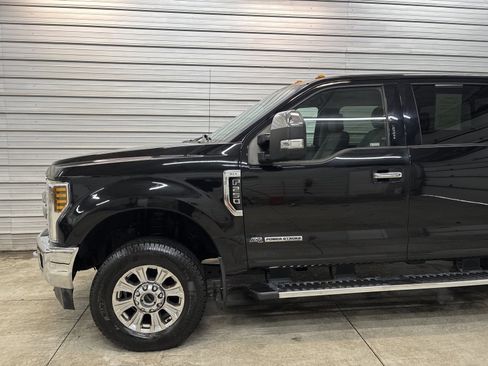 Used 2018 Ford F250 XLT w/ XLT Premium Package image 3