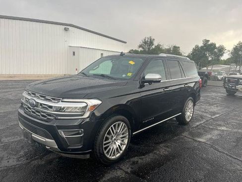 Certified 2022 Ford Expedition Platinum AWD/4WD image 2