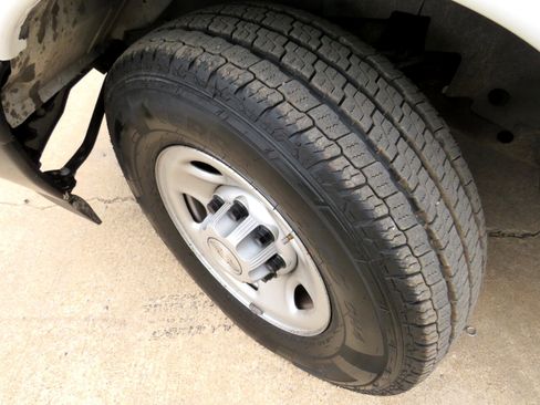 Used 2019 Chevrolet Express 2500 2500 Cargo Extended w/ Driver Convenience Package image 7