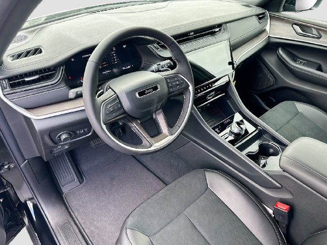 New 2026 Jeep Grand Cherokee Altitude AWD/4WD image 6