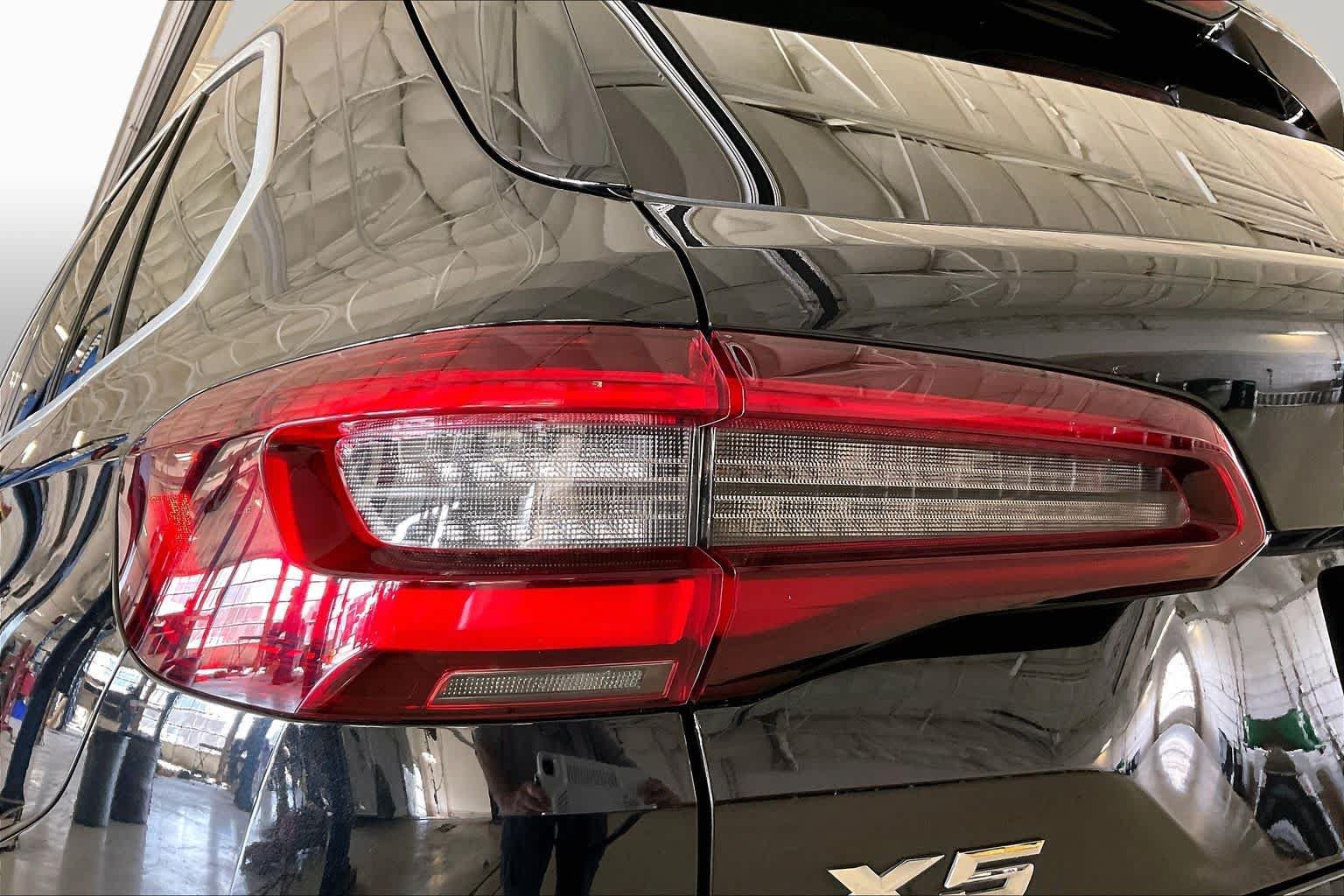 Used 2021 BMW X5 sDrive40i w/ Premium Package 2 RWD image 26