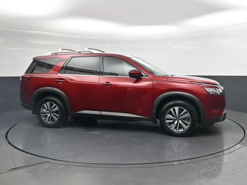 Used 2023 Nissan Pathfinder SL FWD image 4