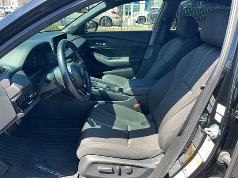 Used 2025 Honda Accord Sport image 9