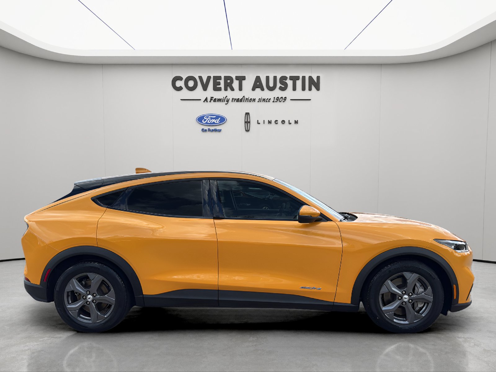 Used 2022 Ford Mustang Mach-E Select RWD image 4