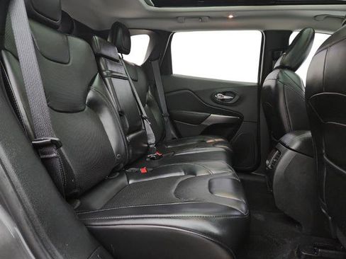 Used 2019 Jeep Cherokee Limited image 34