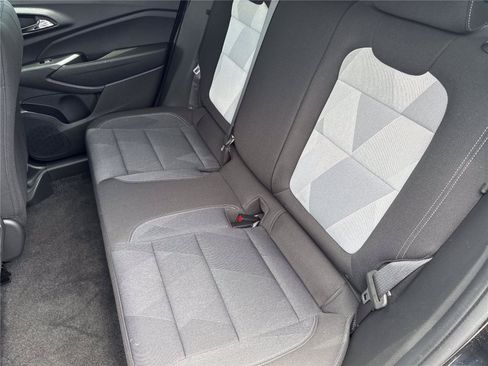 Used 2025 Chevrolet Trax LS FWD image 32
