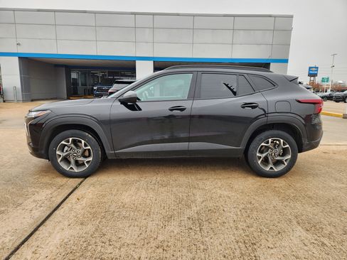 Used 2024 Chevrolet Trax LT image 5