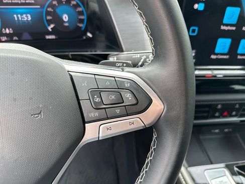 Certified 2024 Volkswagen Atlas Cross Sport SE w/ Panoramic Sunroof Package AWD/4WD image 20