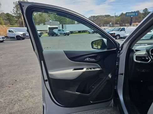 Used 2020 Chevrolet Equinox LT image 15