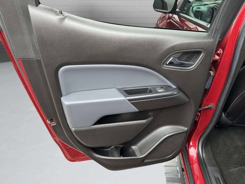 Used 2017 Chevrolet Colorado Z71 image 16