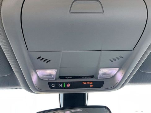 Used 2018 Chevrolet Equinox LS FWD image 36