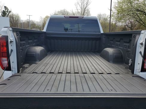 Used 2023 GMC Sierra 1500 Elevation w/ X31 Off-Road Package AWD/4WD image 8