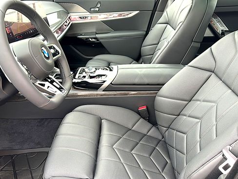 New 2026 BMW 740i RWD image 10