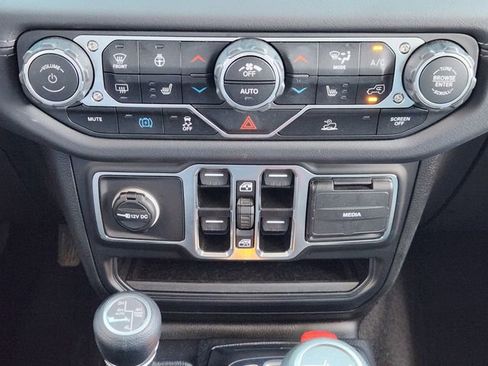 Certified 2025 Jeep Wrangler Unlimited Sahara AWD/4WD image 18