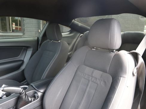 Used 2019 Ford Mustang Coupe RWD image 24