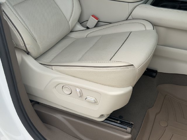 Used 2022 GMC Yukon Denali RWD image 17