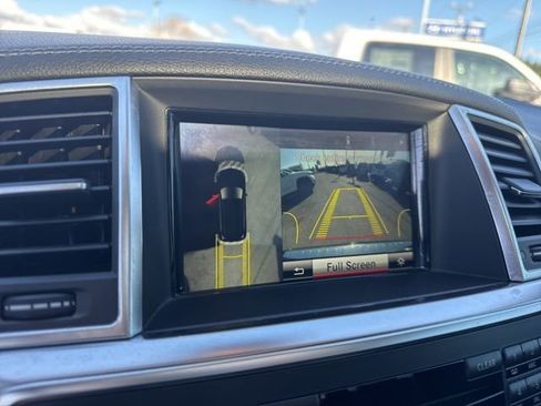 Used 2015 Mercedes-Benz GL 550 4MATIC image 34