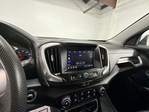 Certified 2024 GMC Terrain SLE FWD image 17