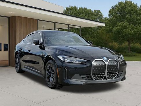 Certified 2023 BMW i4 eDrive40 w/ Premium Package image 4