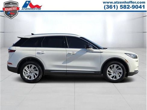 Used 2022 Lincoln Corsair FWD image 2